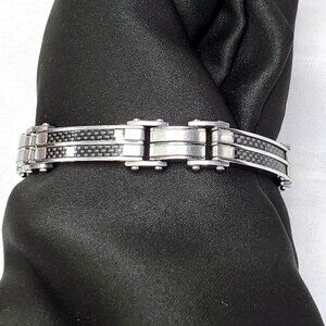 Mens Stainless Steel Bracelet With Black Carbon Fiber Inlay 8.25"